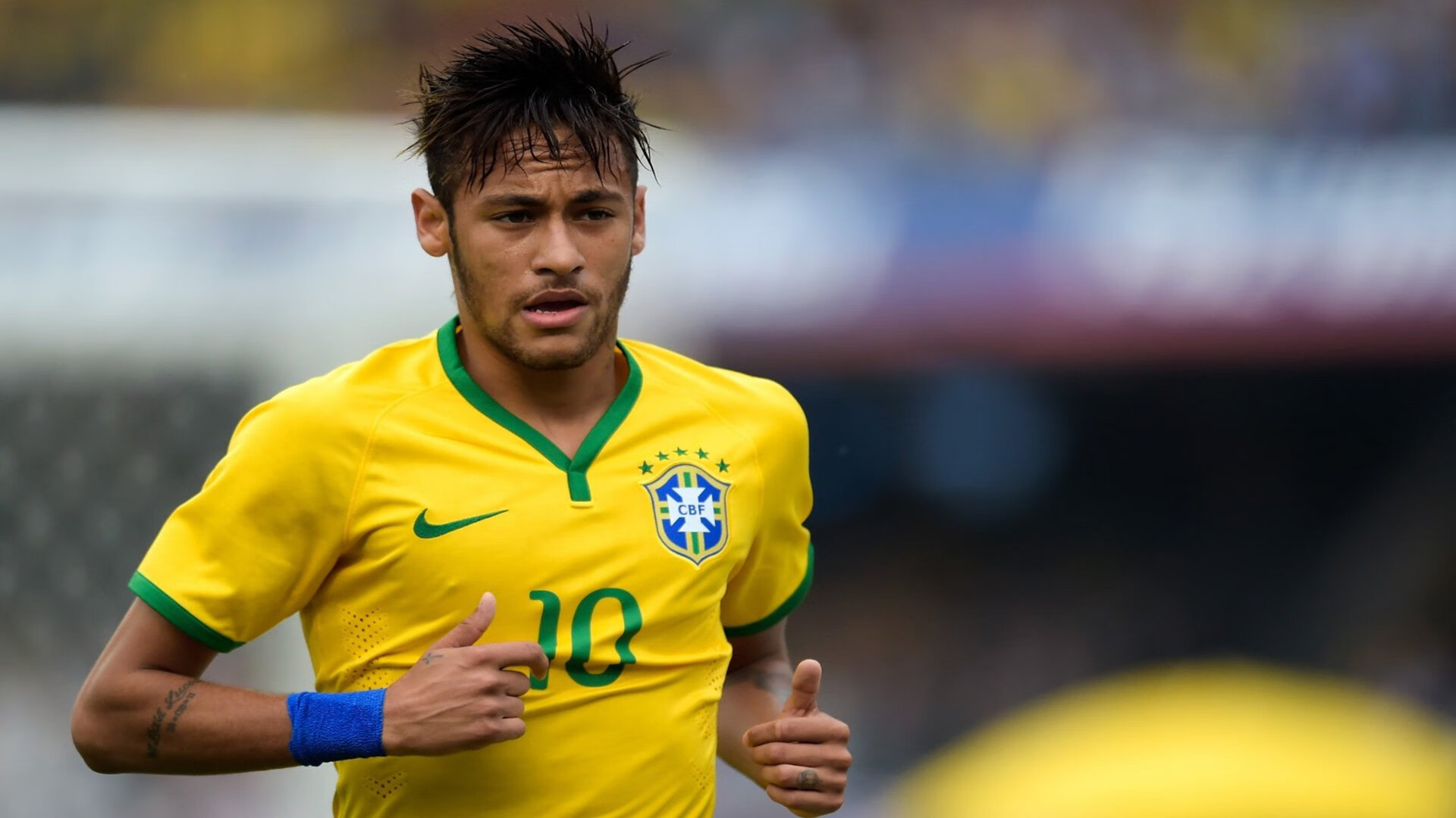 户外攀岩赛事，挑战极限的高墙之战，户外攀岩危险吗